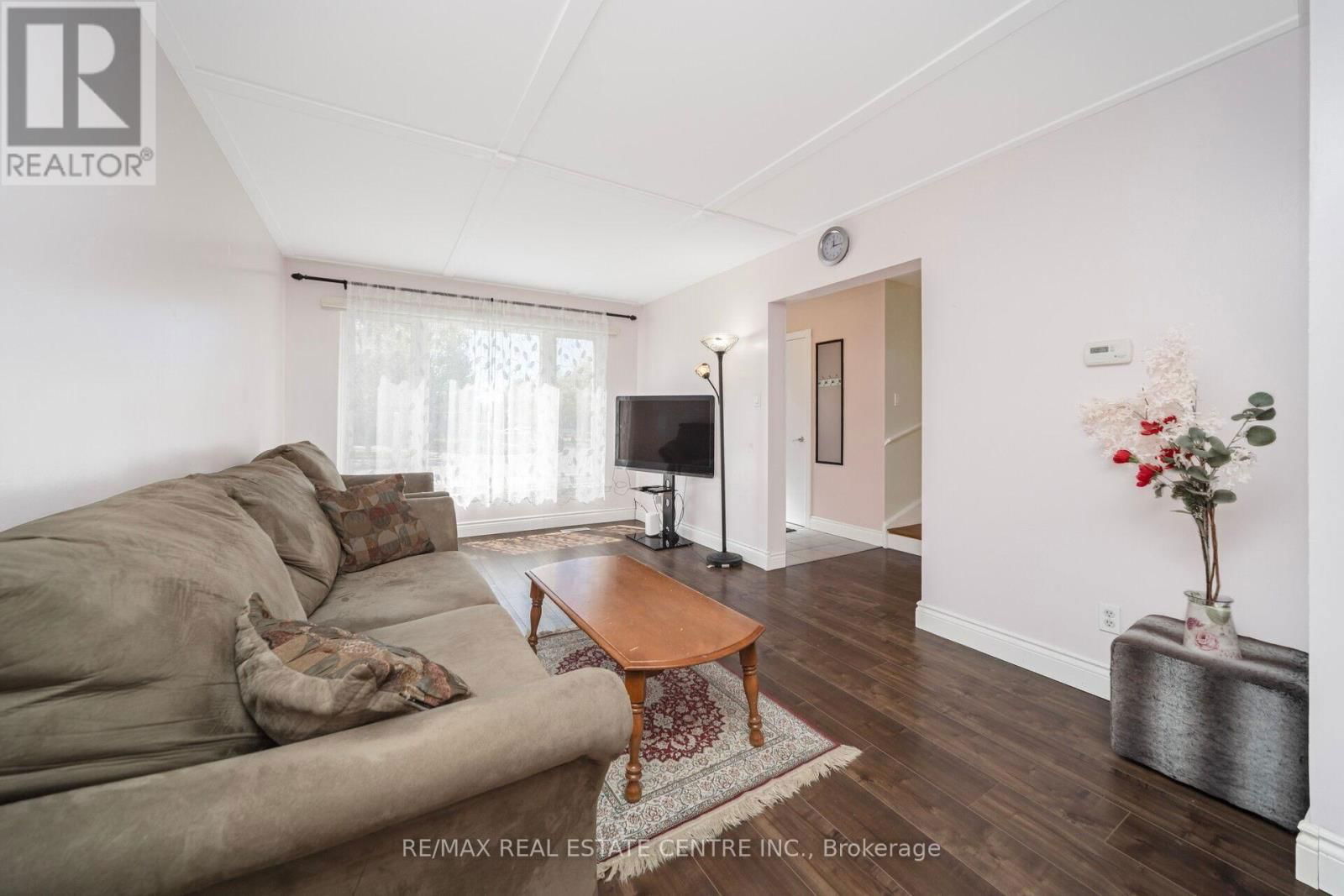 60 CHIPWOOD CRESCENT Image 15