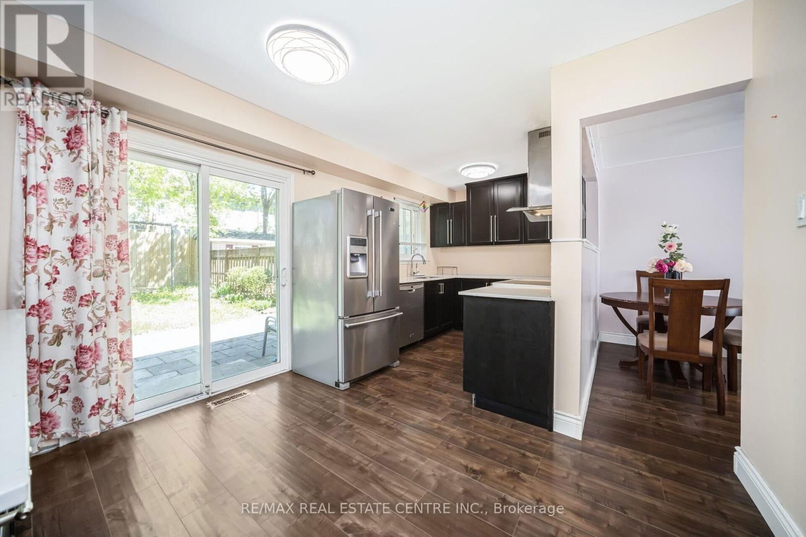 60 CHIPWOOD CRESCENT Image 21