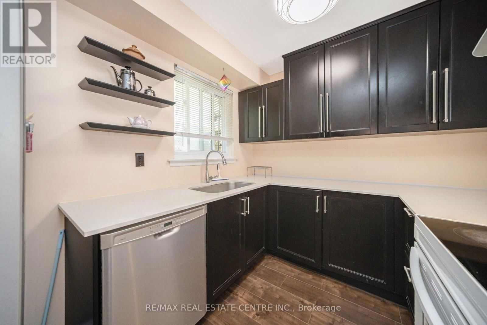 60 CHIPWOOD CRESCENT Image 24