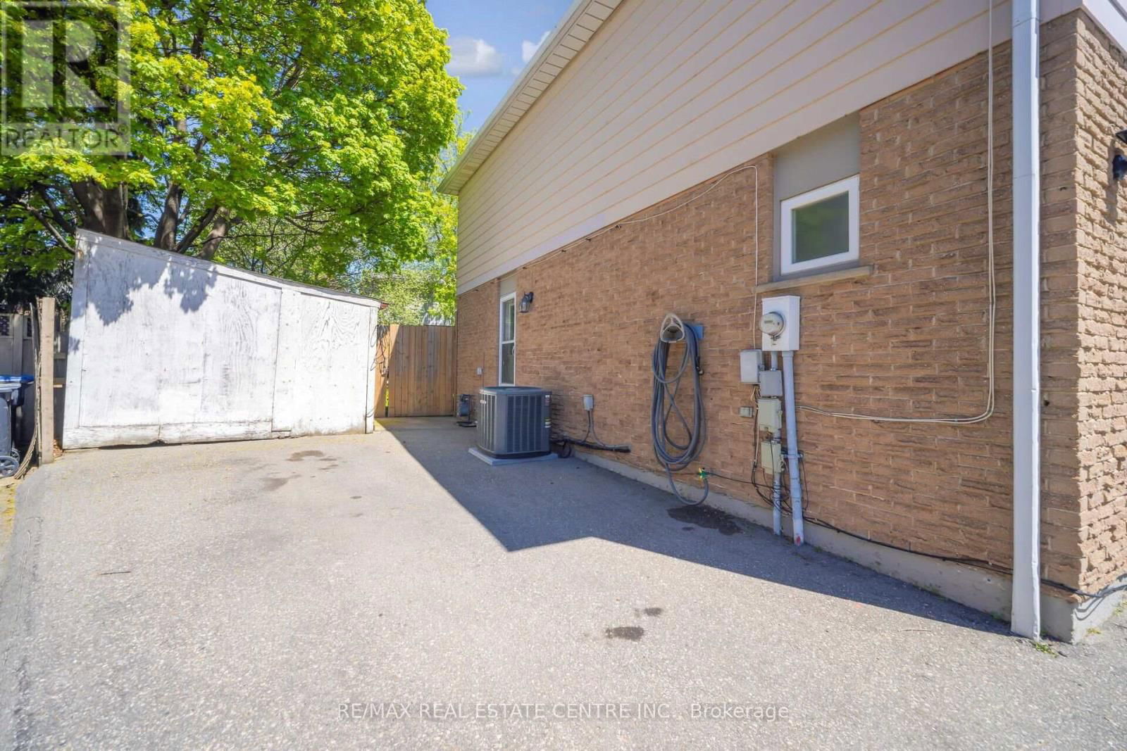 60 CHIPWOOD CRESCENT Image 5