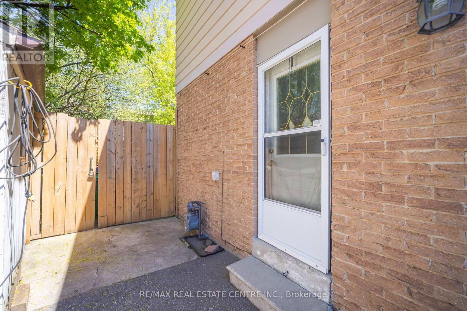 60 CHIPWOOD CRESCENT Image 6