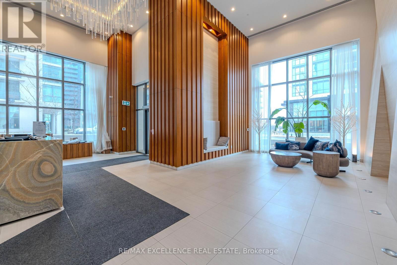608 - 70 ANNIE CRAIG DRIVE Image 3