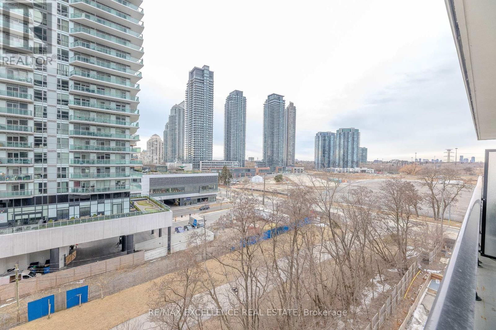 608 - 70 ANNIE CRAIG DRIVE Image 33