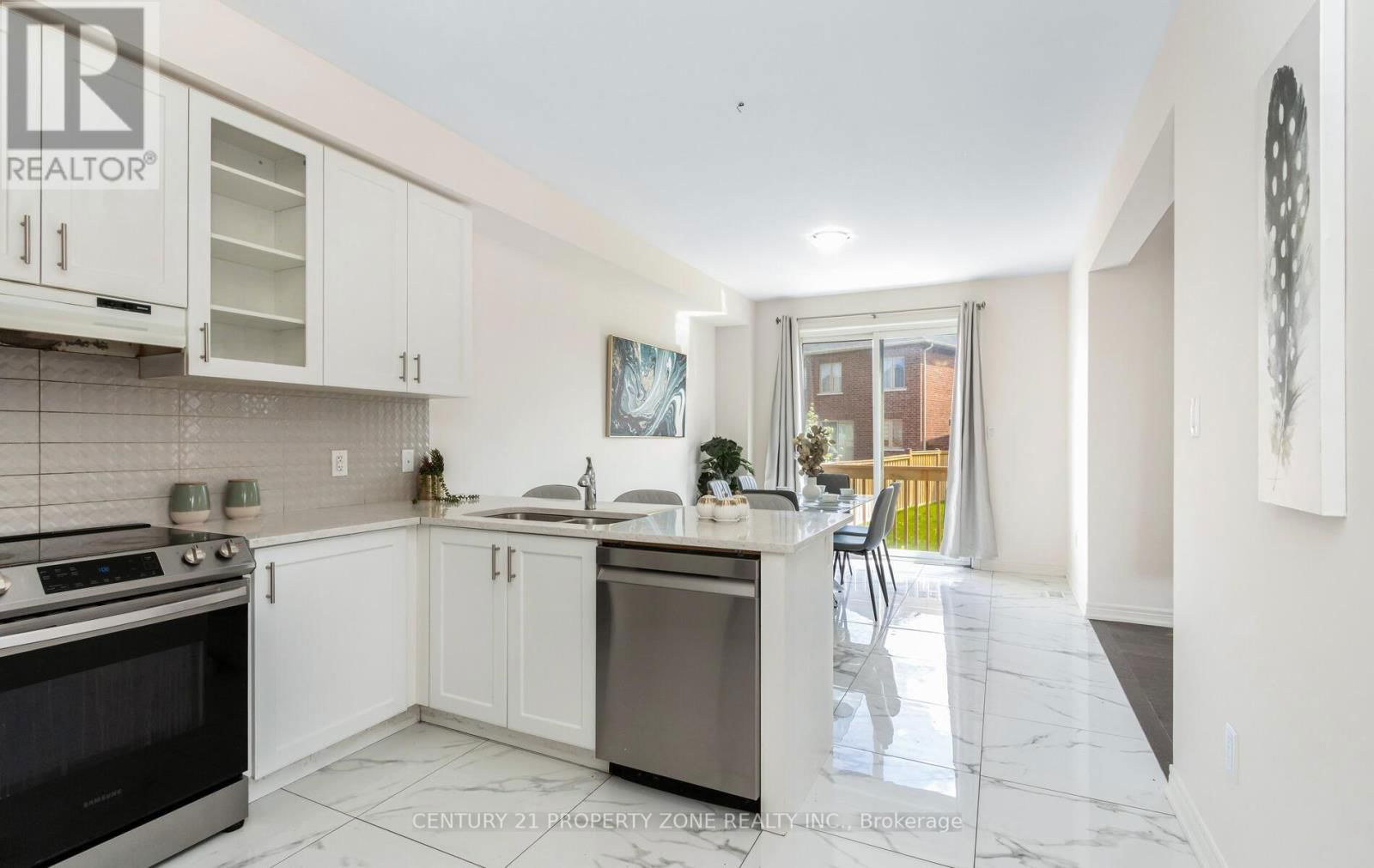 33 DUNLEY CRESCENT Image 14