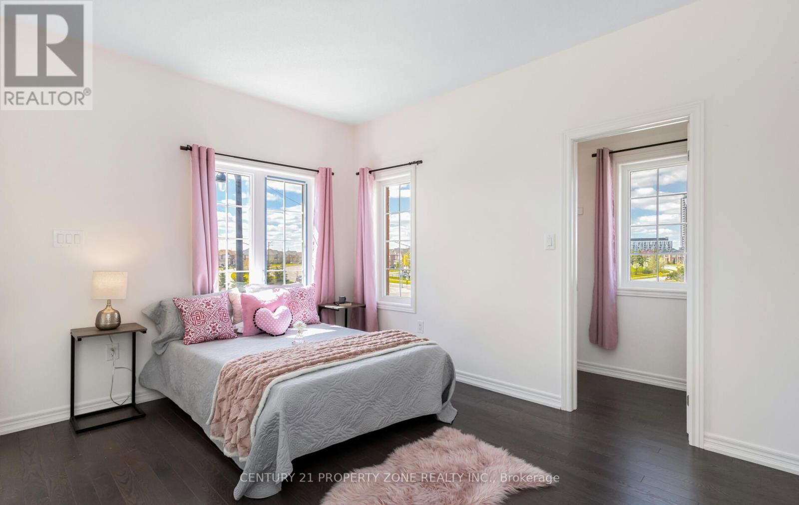 33 DUNLEY CRESCENT Image 23