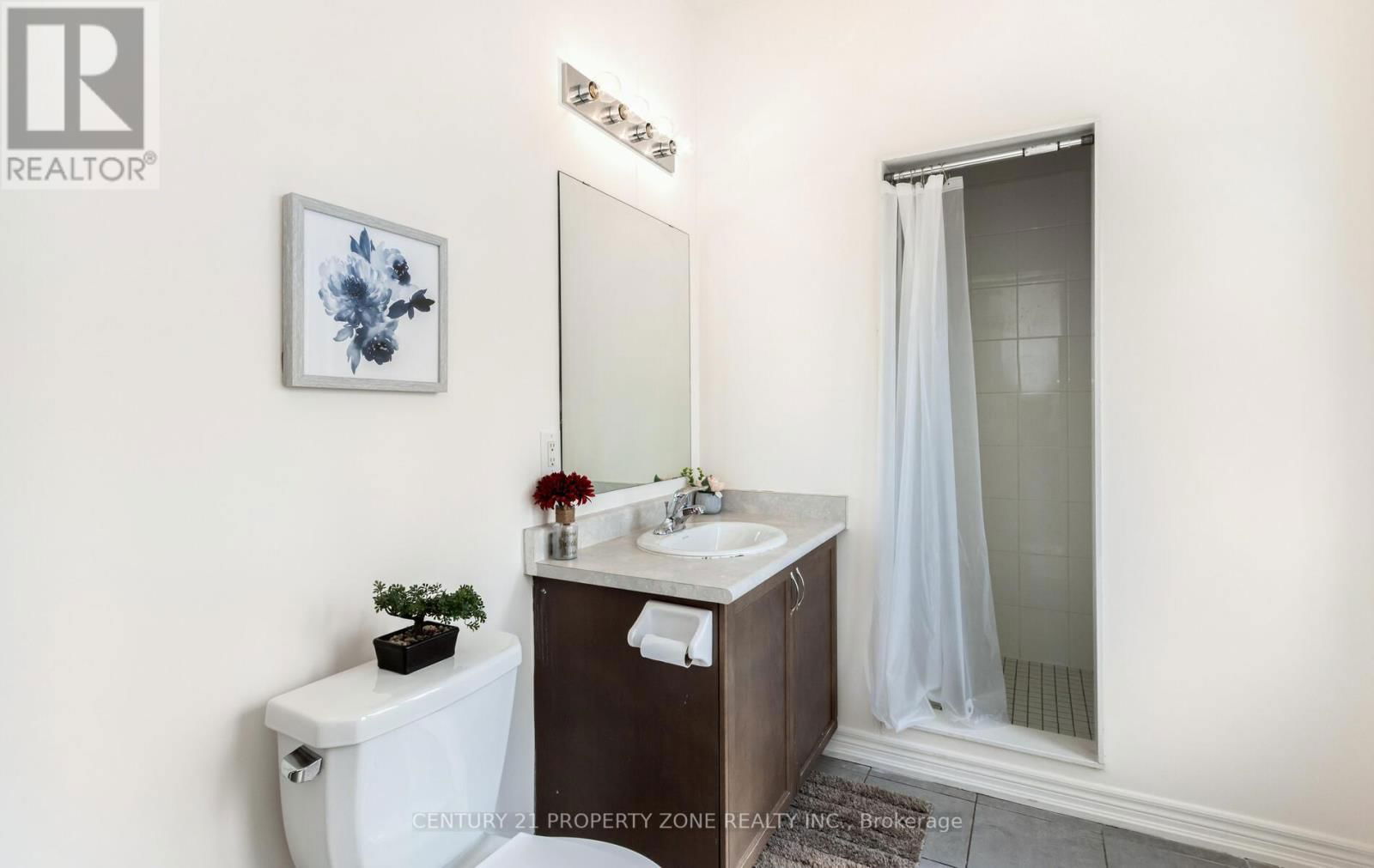 33 DUNLEY CRESCENT Image 27