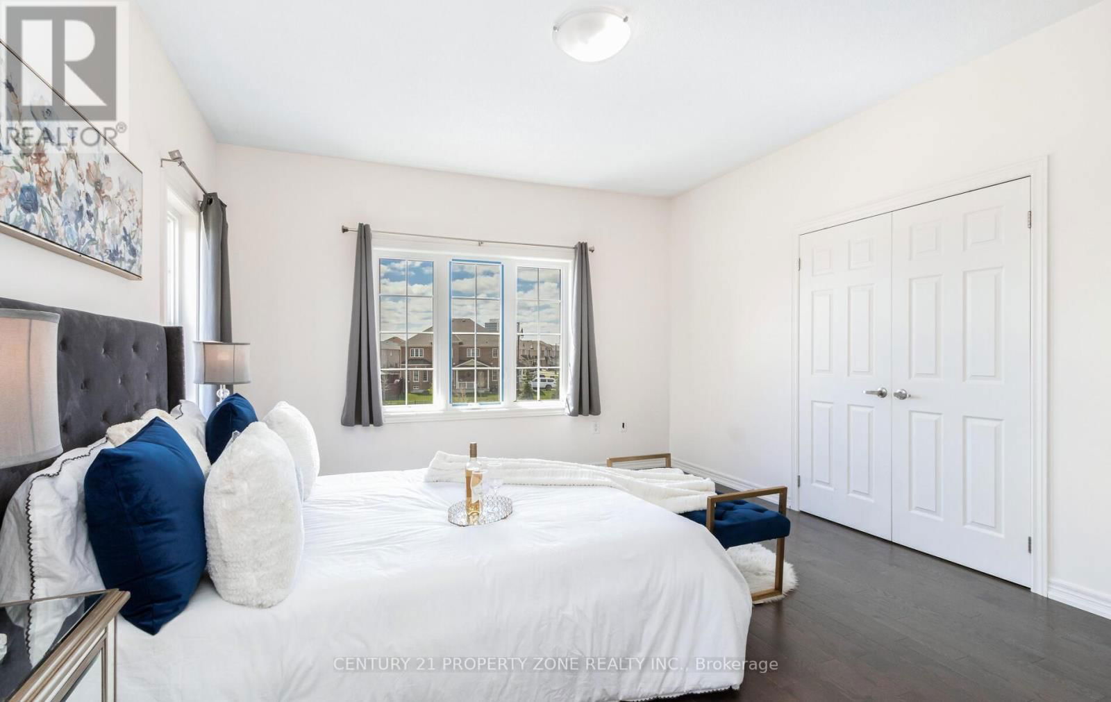 33 DUNLEY CRESCENT Image 29