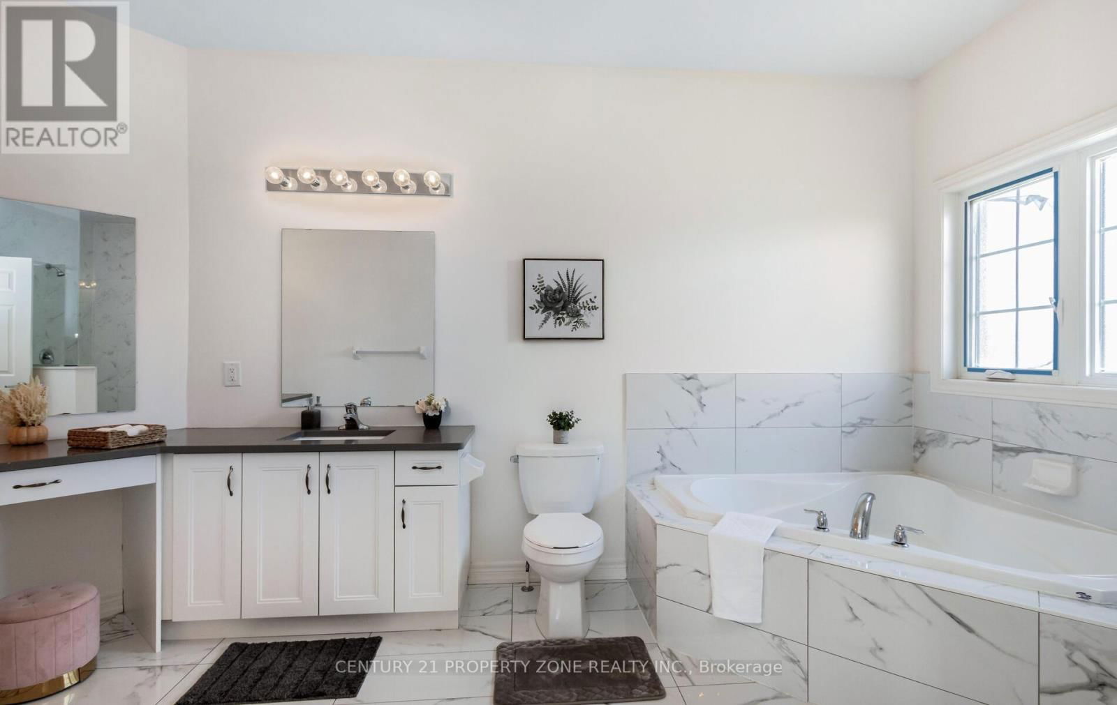 33 DUNLEY CRESCENT Image 31