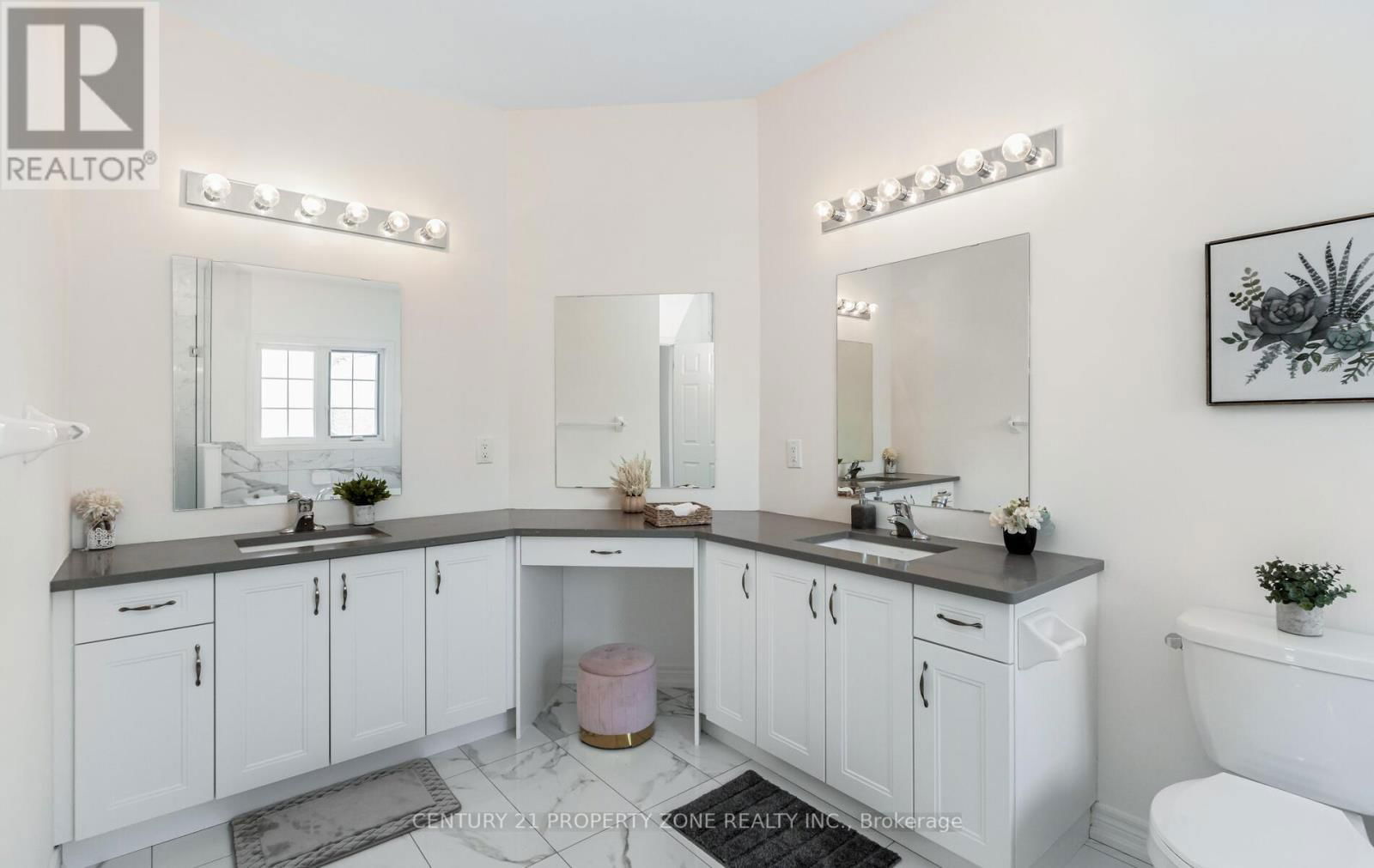 33 DUNLEY CRESCENT Image 32