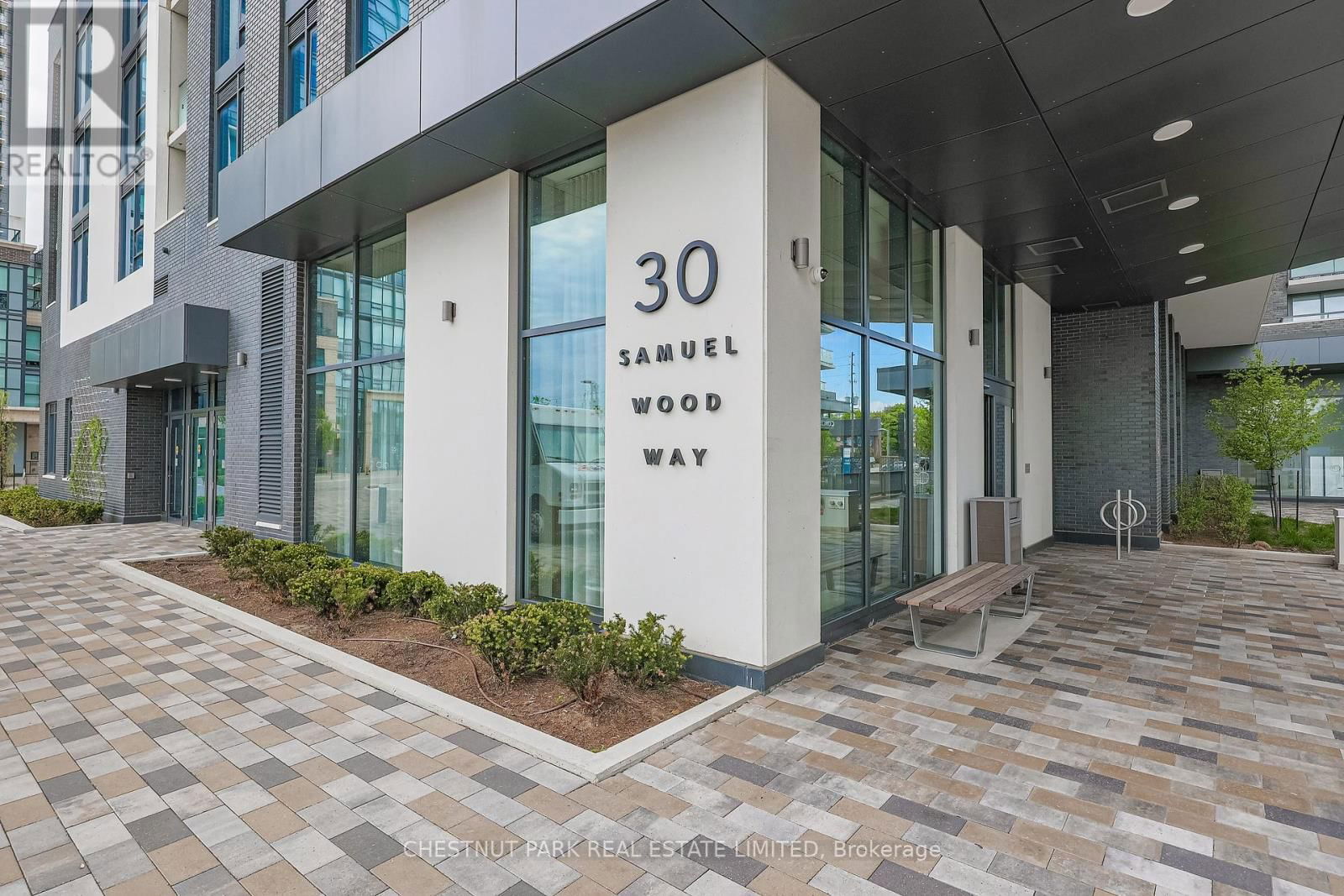PH2402 - 30 SAMUEL WOOD WAY Image 2