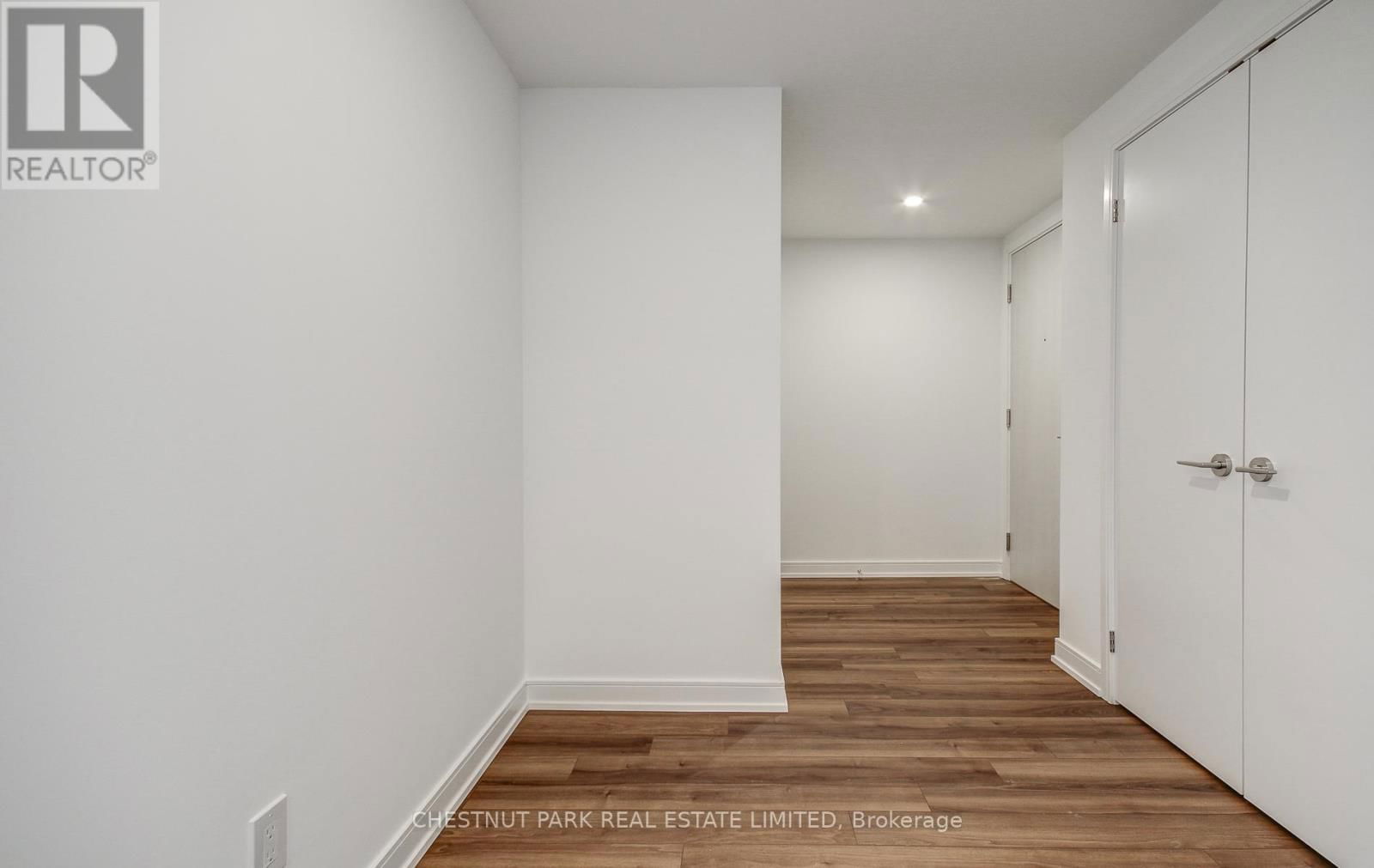 PH2402 - 30 SAMUEL WOOD WAY Image 38