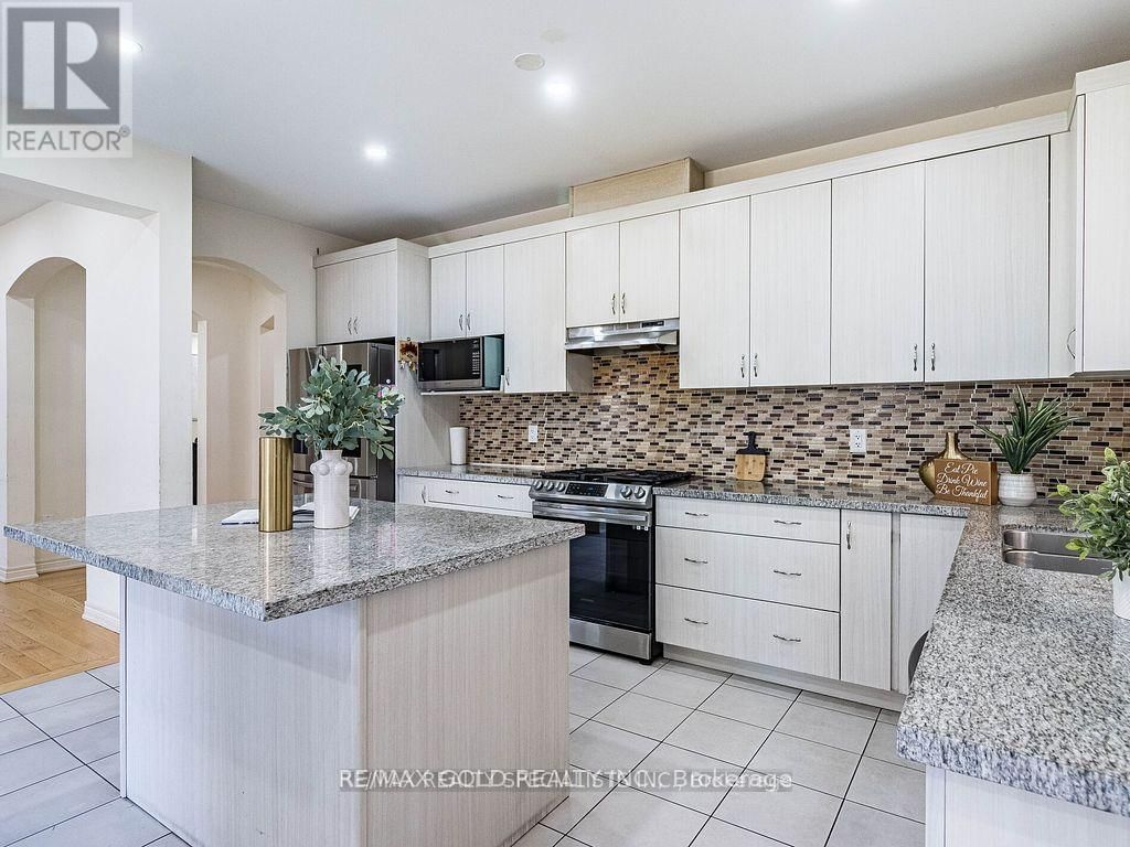 11 ELVERTON CRESCENT Image 14