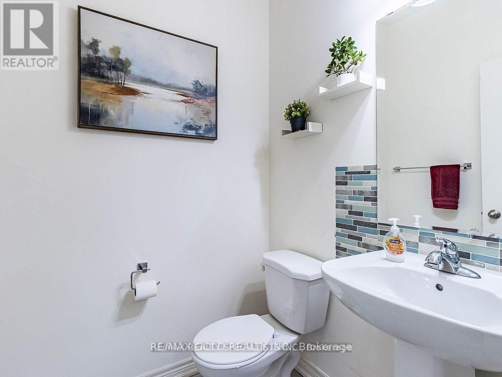 11 ELVERTON CRESCENT Image 21