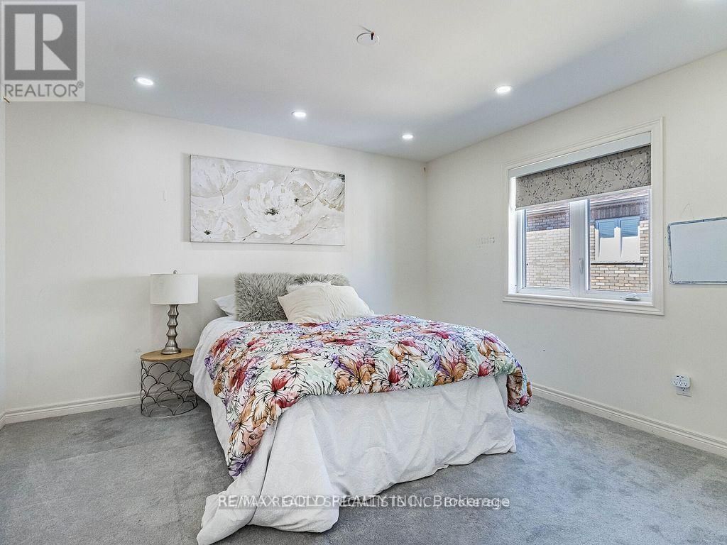 11 ELVERTON CRESCENT Image 25