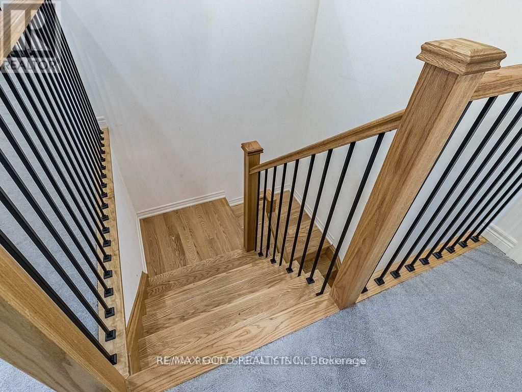 11 ELVERTON CRESCENT Image 32