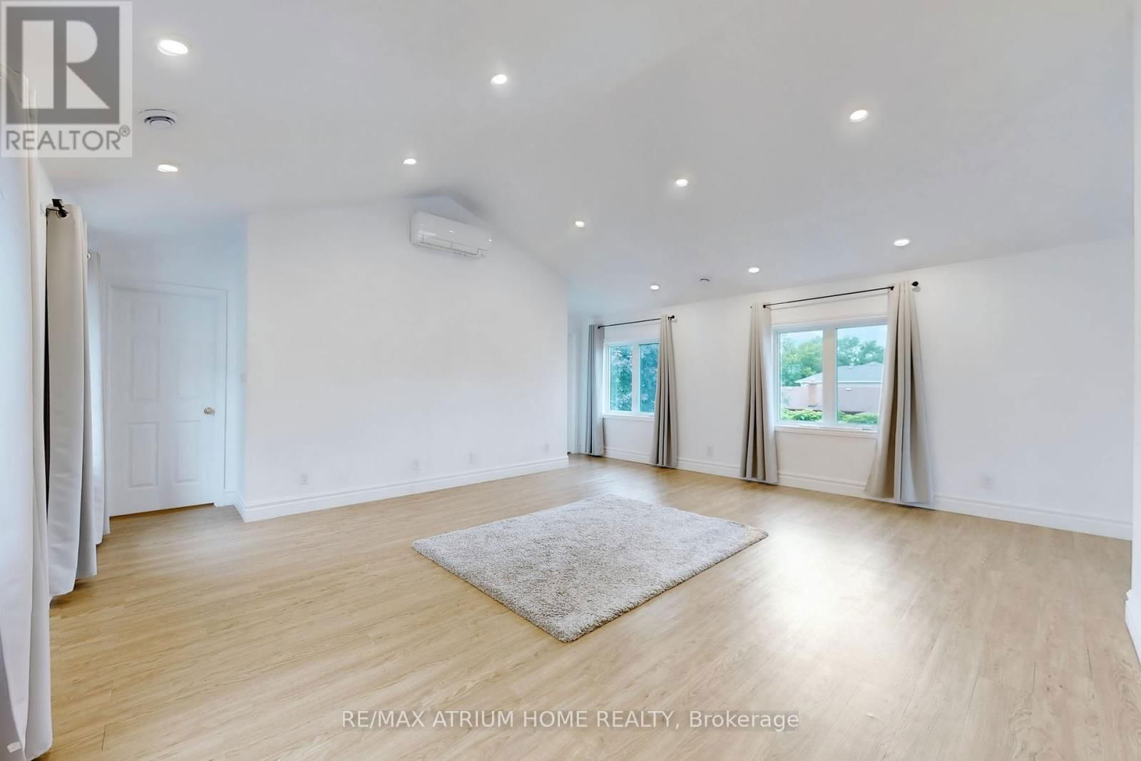 1242 ALEXANDRA AVENUE Image 14