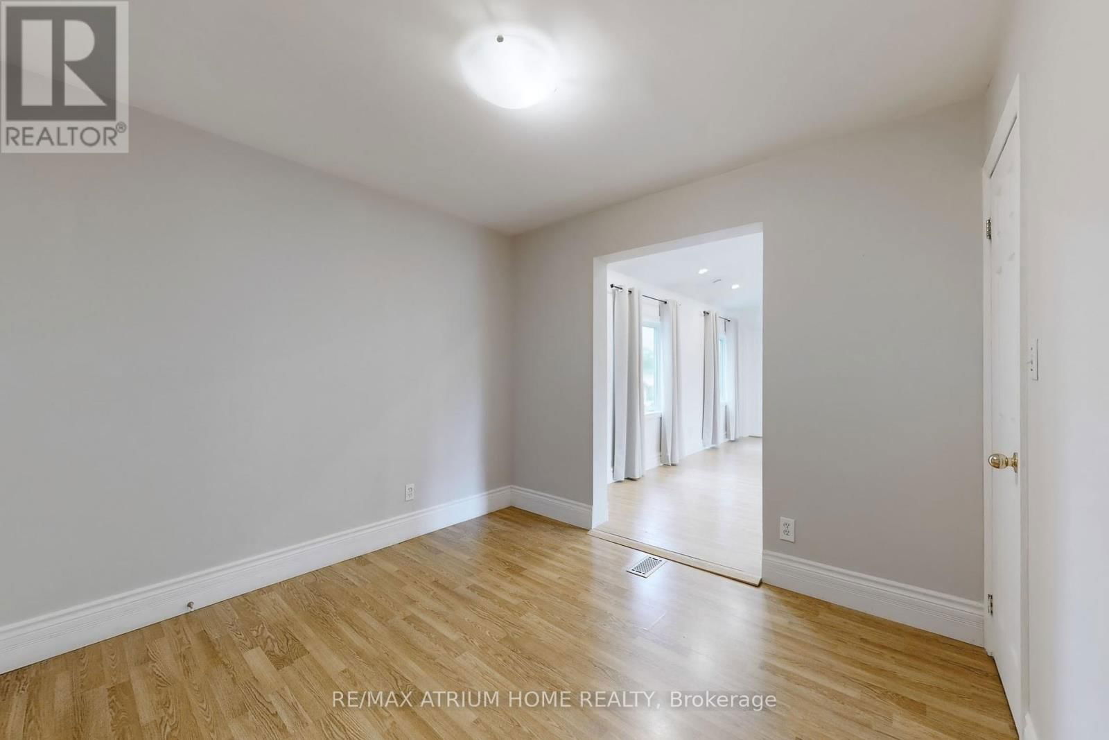 1242 ALEXANDRA AVENUE Image 15