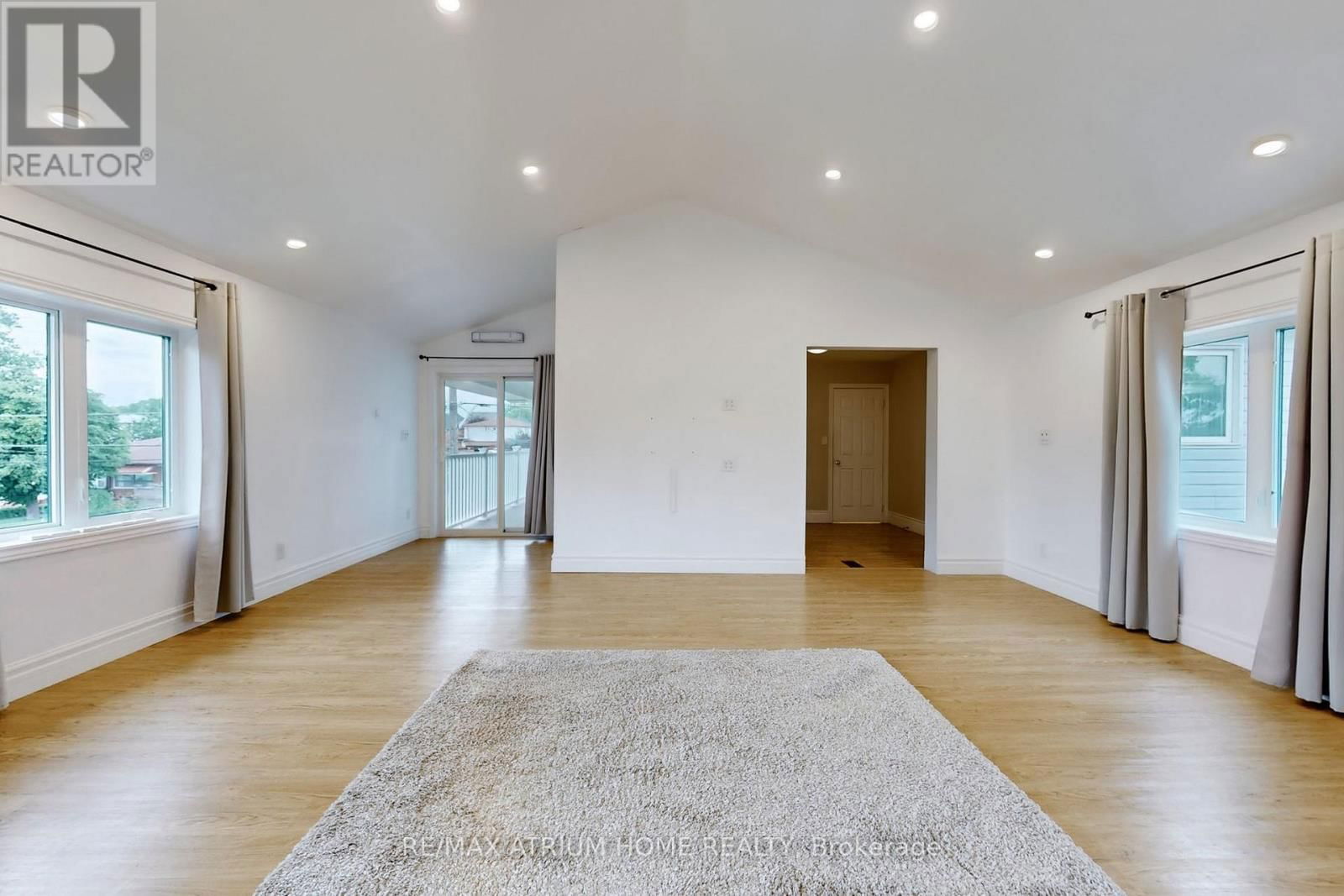 1242 ALEXANDRA AVENUE Image 17