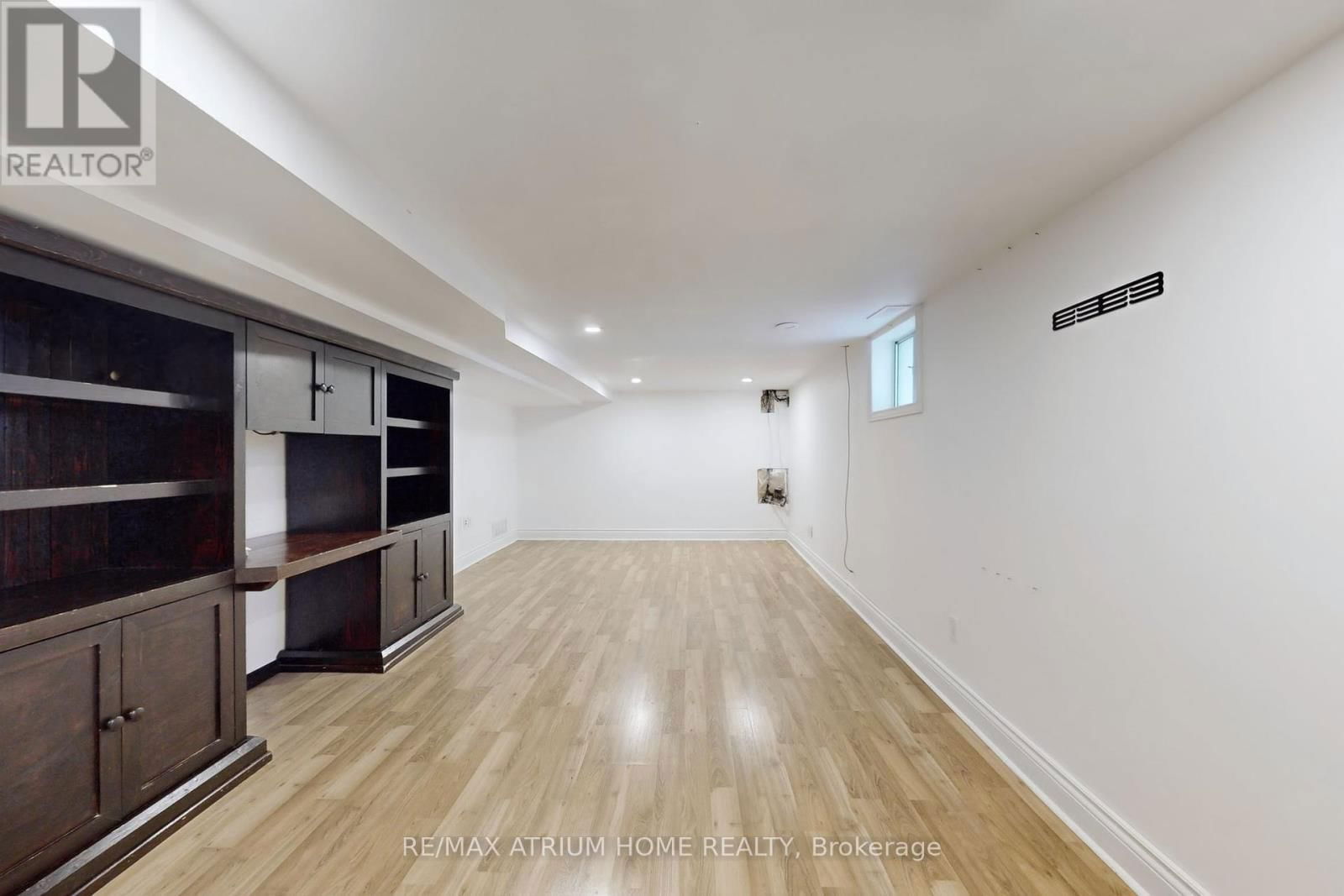 1242 ALEXANDRA AVENUE Image 26