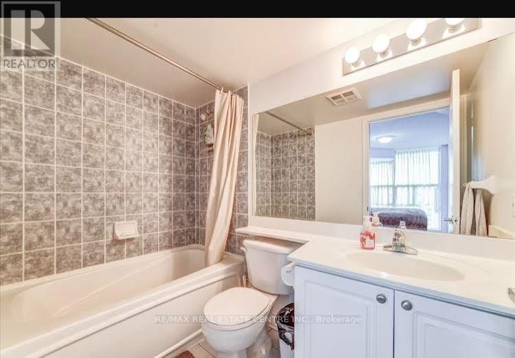 504 - 33 ELM DRIVE Image 13