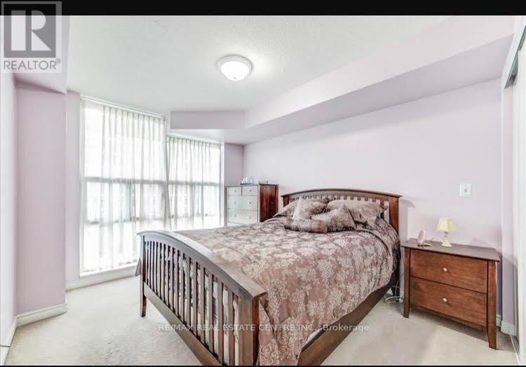504 - 33 ELM DRIVE Image 14