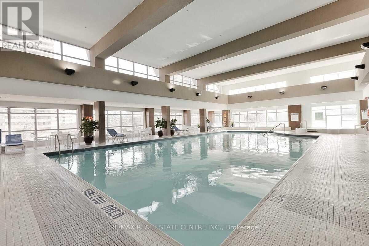 504 - 33 ELM DRIVE Image 8
