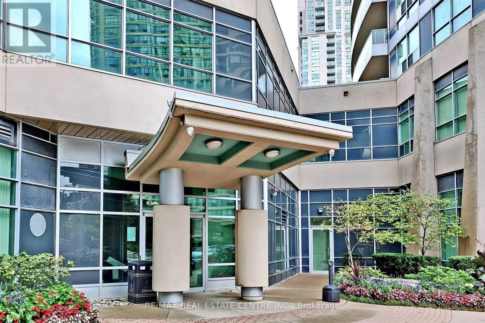 504 - 33 ELM DRIVE Image 9