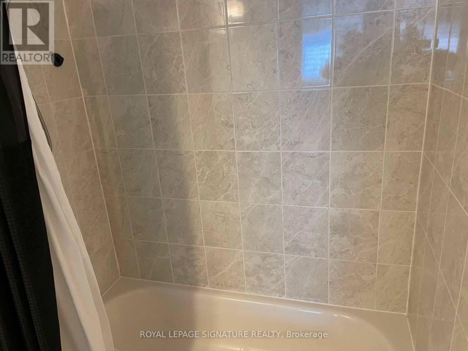 11 - 20 WOODSTREAM DRIVE Image 20