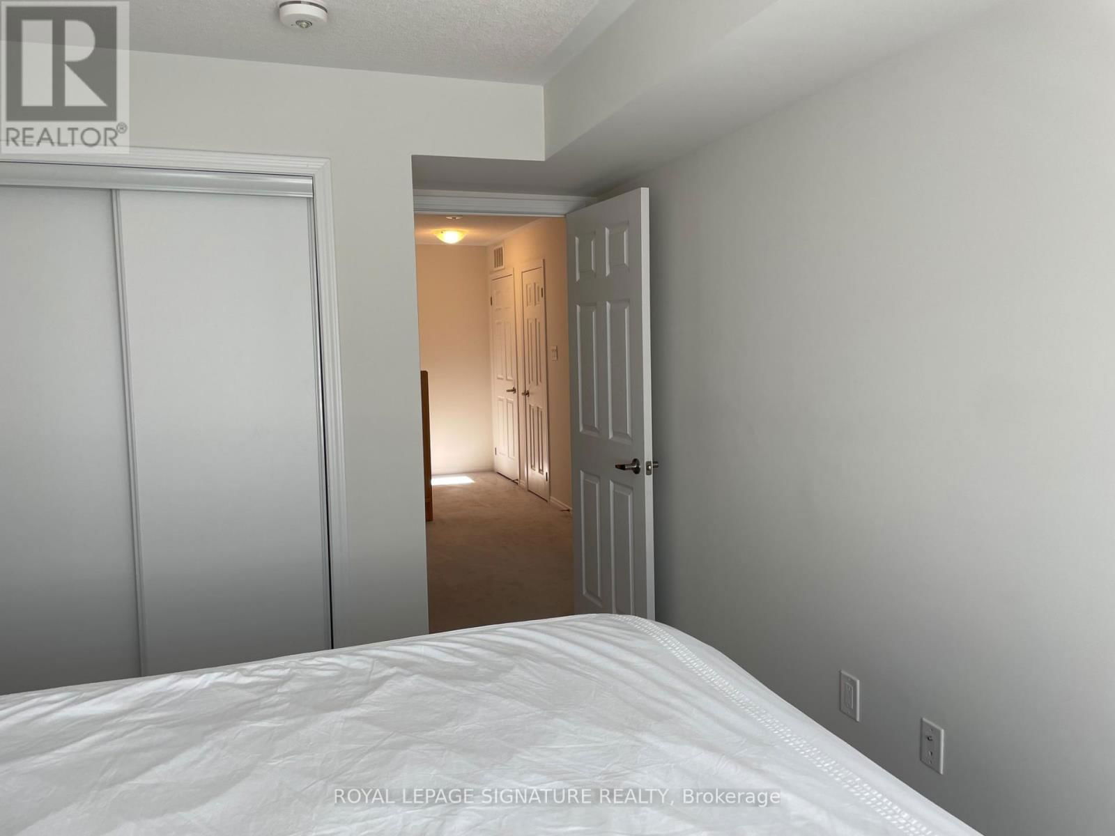 11 - 20 WOODSTREAM DRIVE Image 25