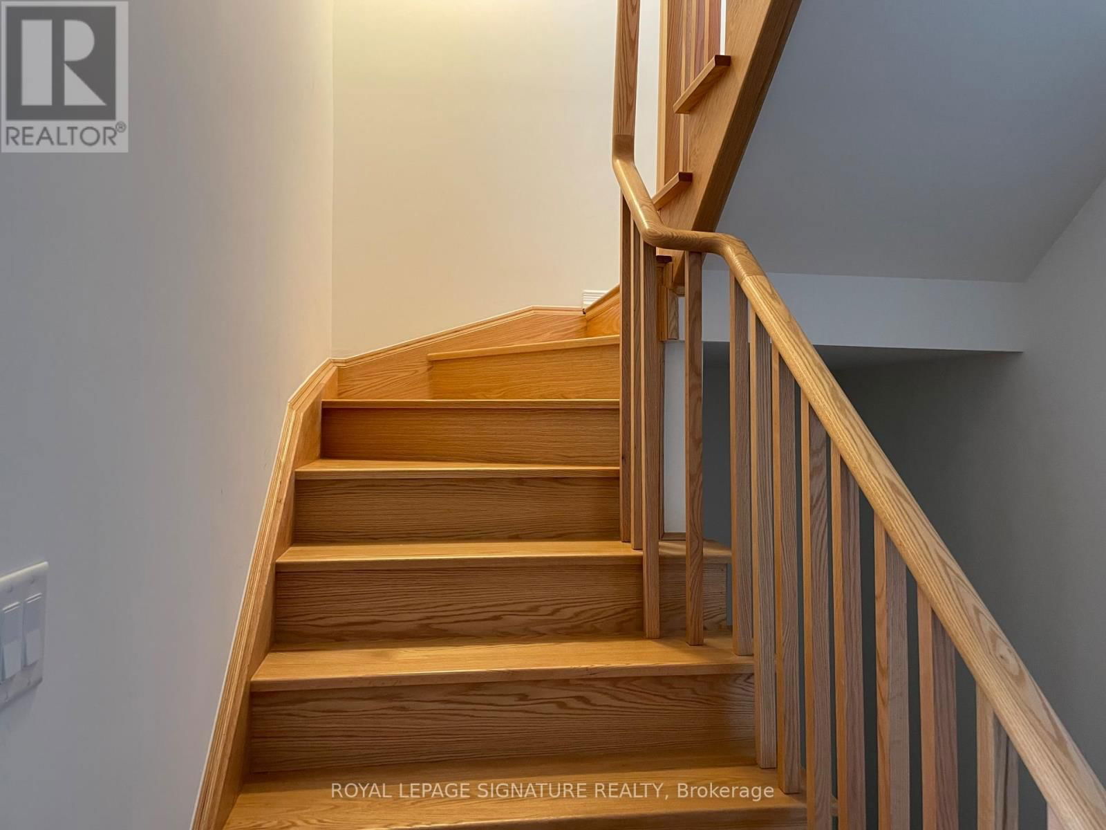 11 - 20 WOODSTREAM DRIVE Image 35