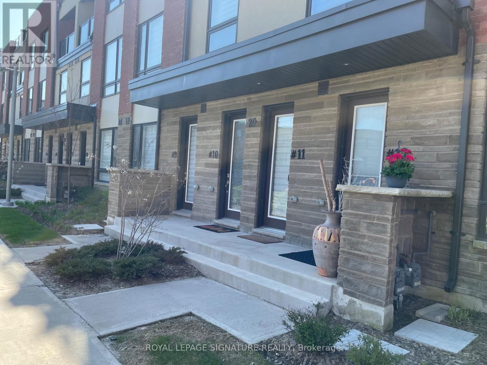 11 - 20 WOODSTREAM DRIVE Image 5