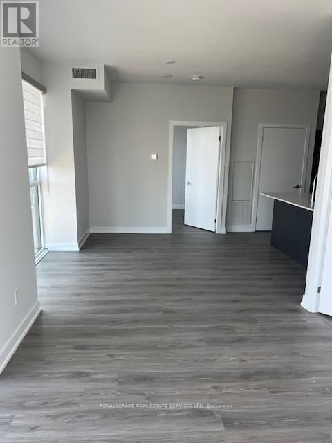 4403 - 430 SQUARE ONE DRIVE Image 6