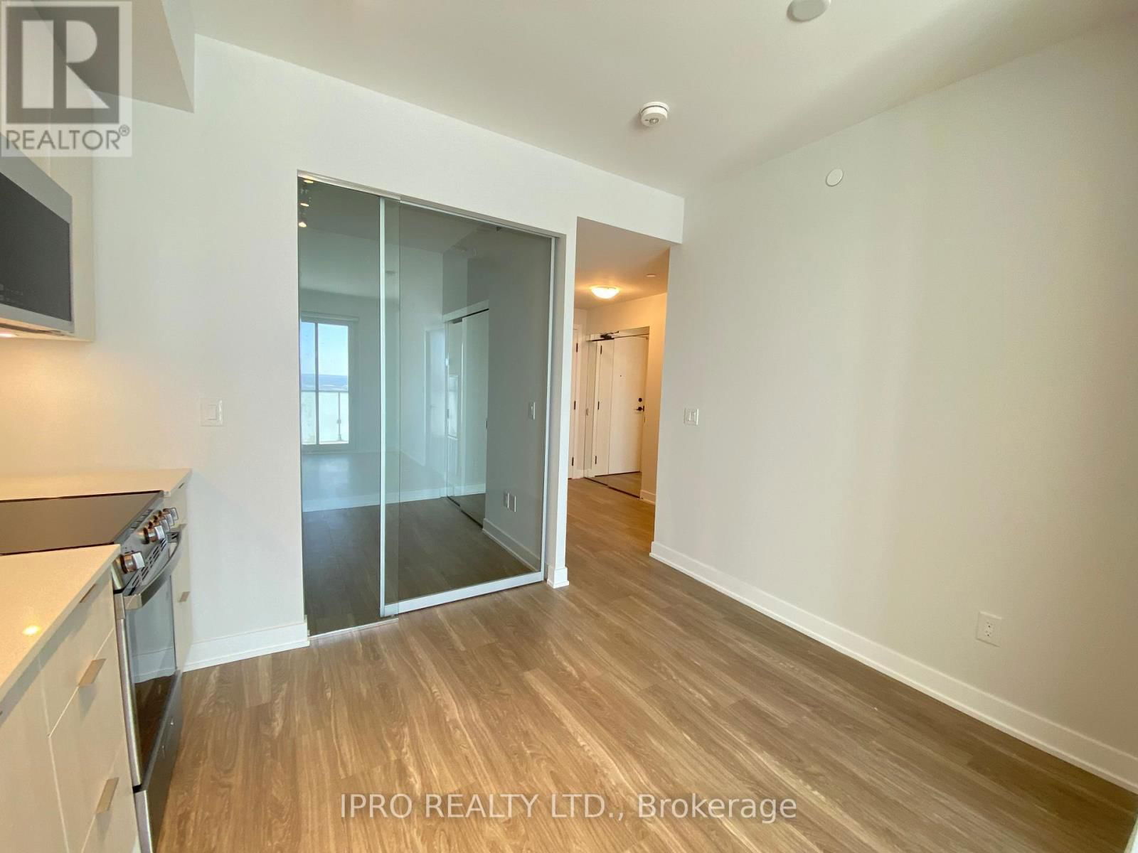4209 - 430 SQUARE ONE DRIVE Image 10