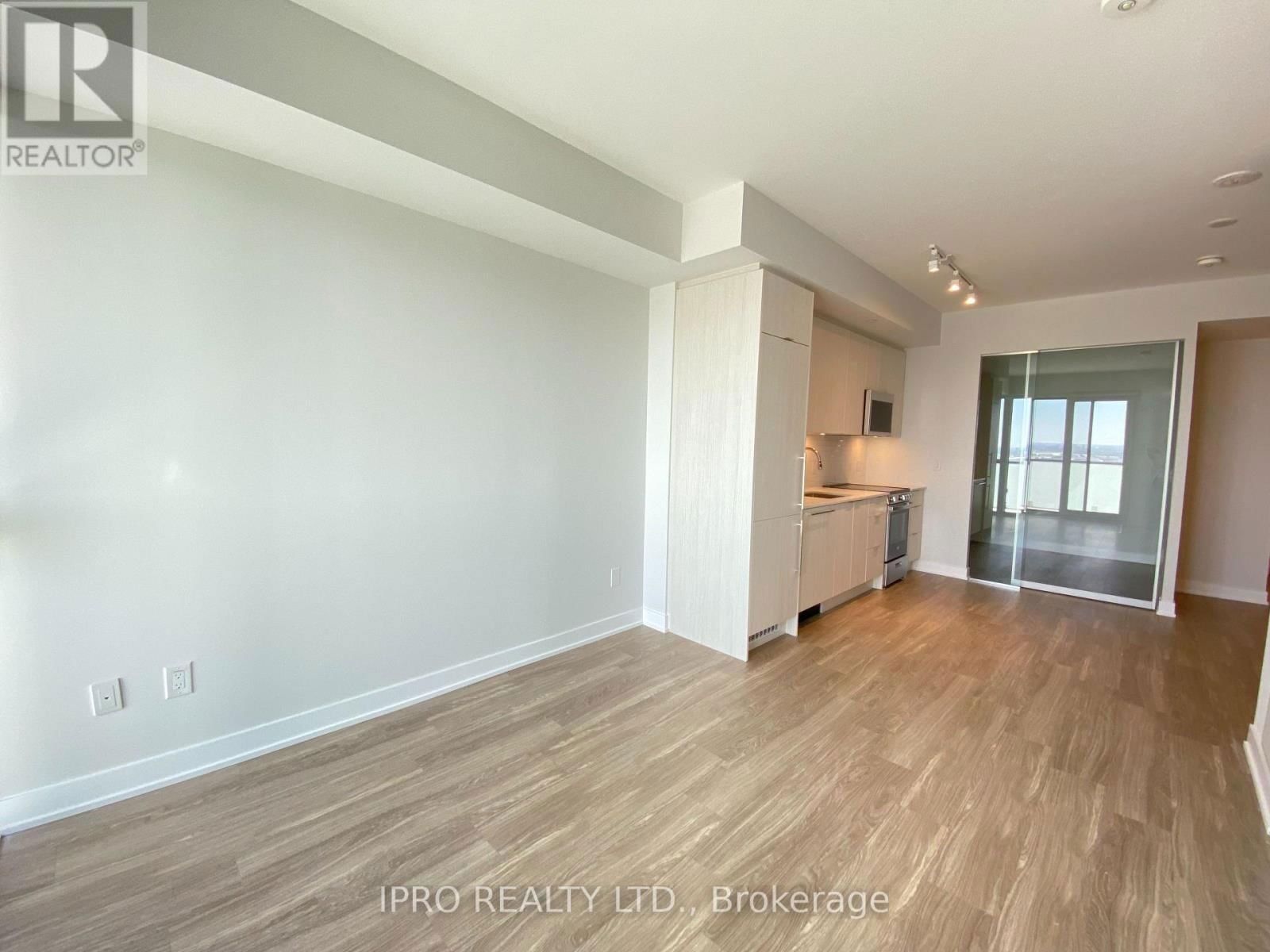 4209 - 430 SQUARE ONE DRIVE Image 8