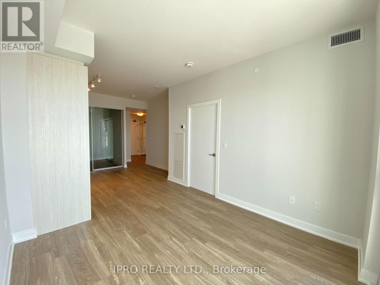 4209 - 430 SQUARE ONE DRIVE Image 9