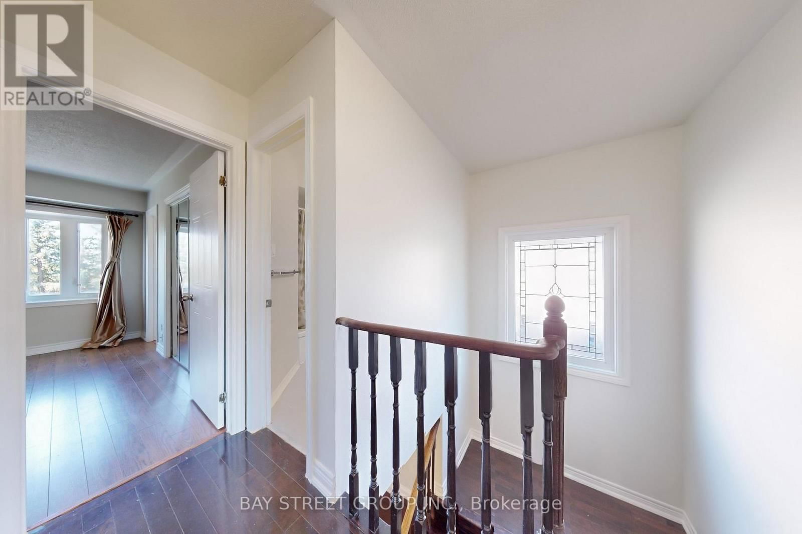 7160 HARDING CRESCENT Image 21