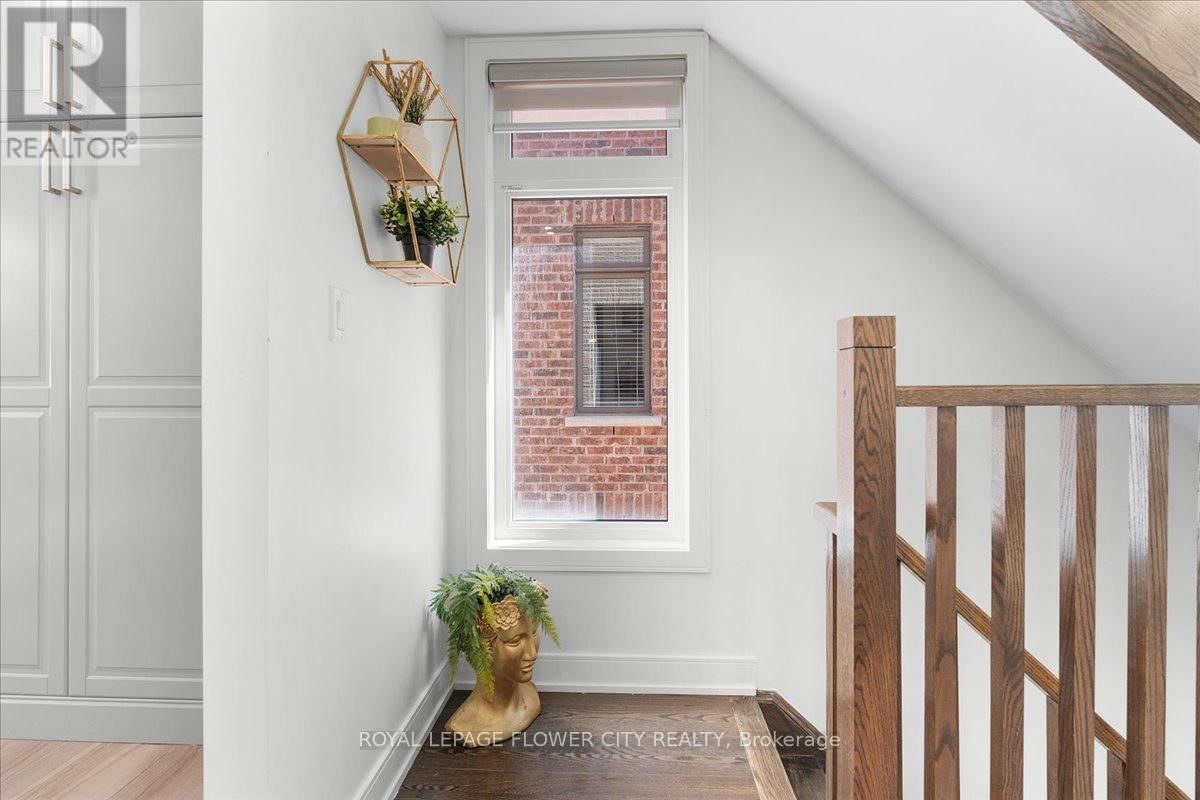 8 KERSEY LANE Image 13