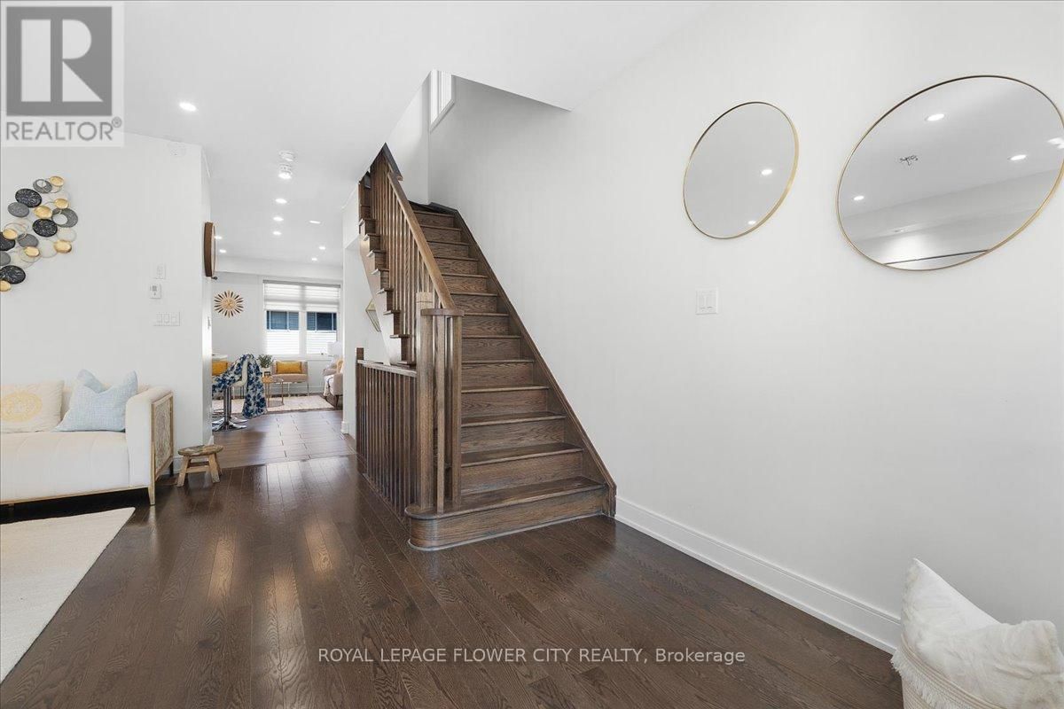 8 KERSEY LANE Image 26