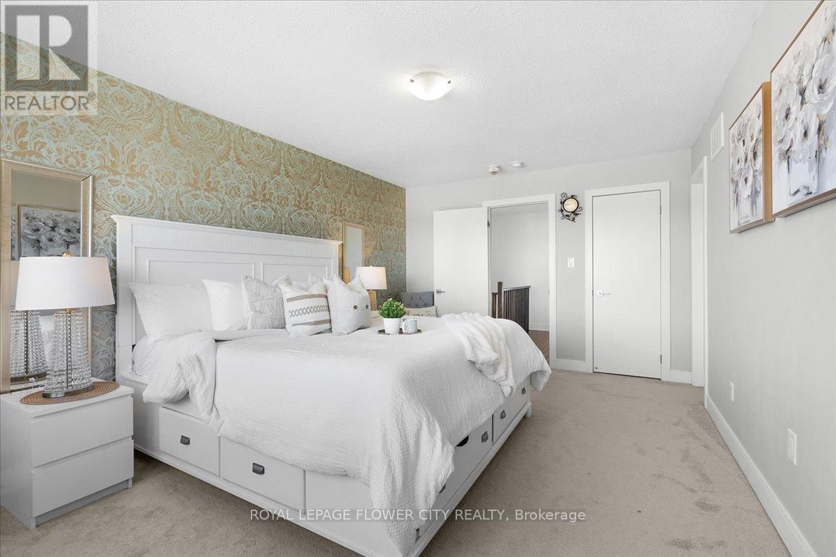8 KERSEY LANE Image 30