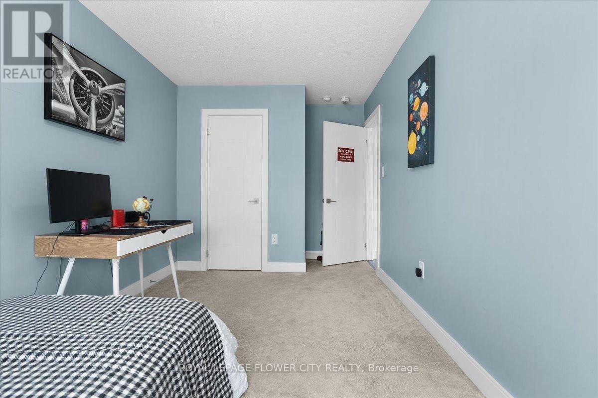 8 KERSEY LANE Image 37