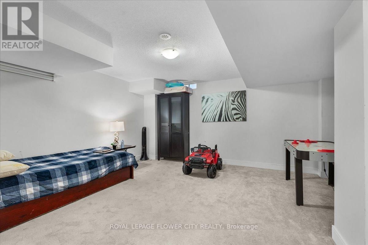 8 KERSEY LANE Image 40