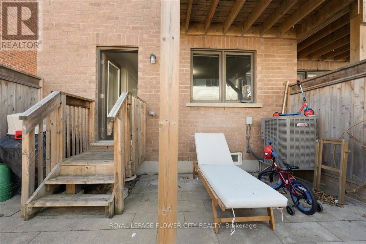 8 KERSEY LANE Image 43