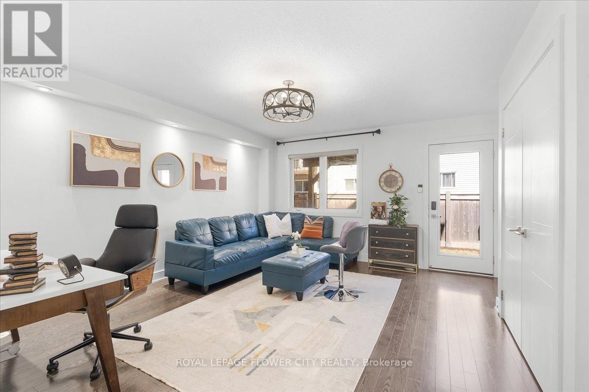8 KERSEY LANE Image 7