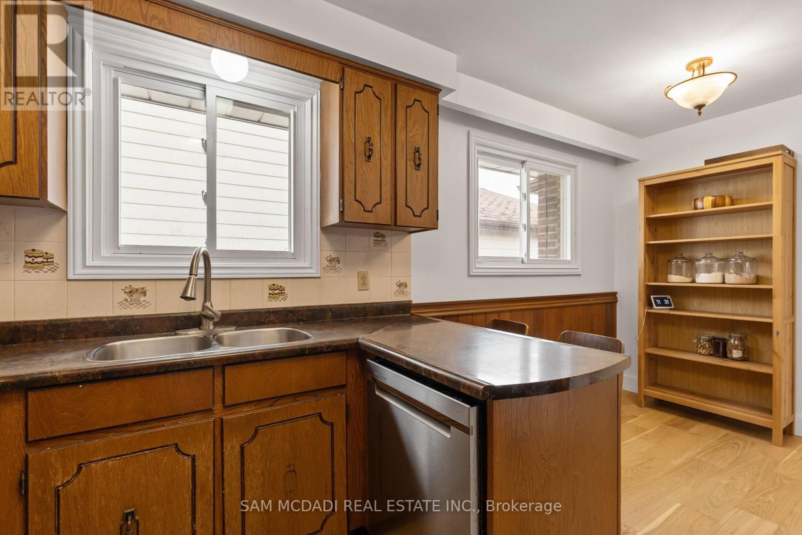 1308 ALEXANDRA AVENUE Image 12