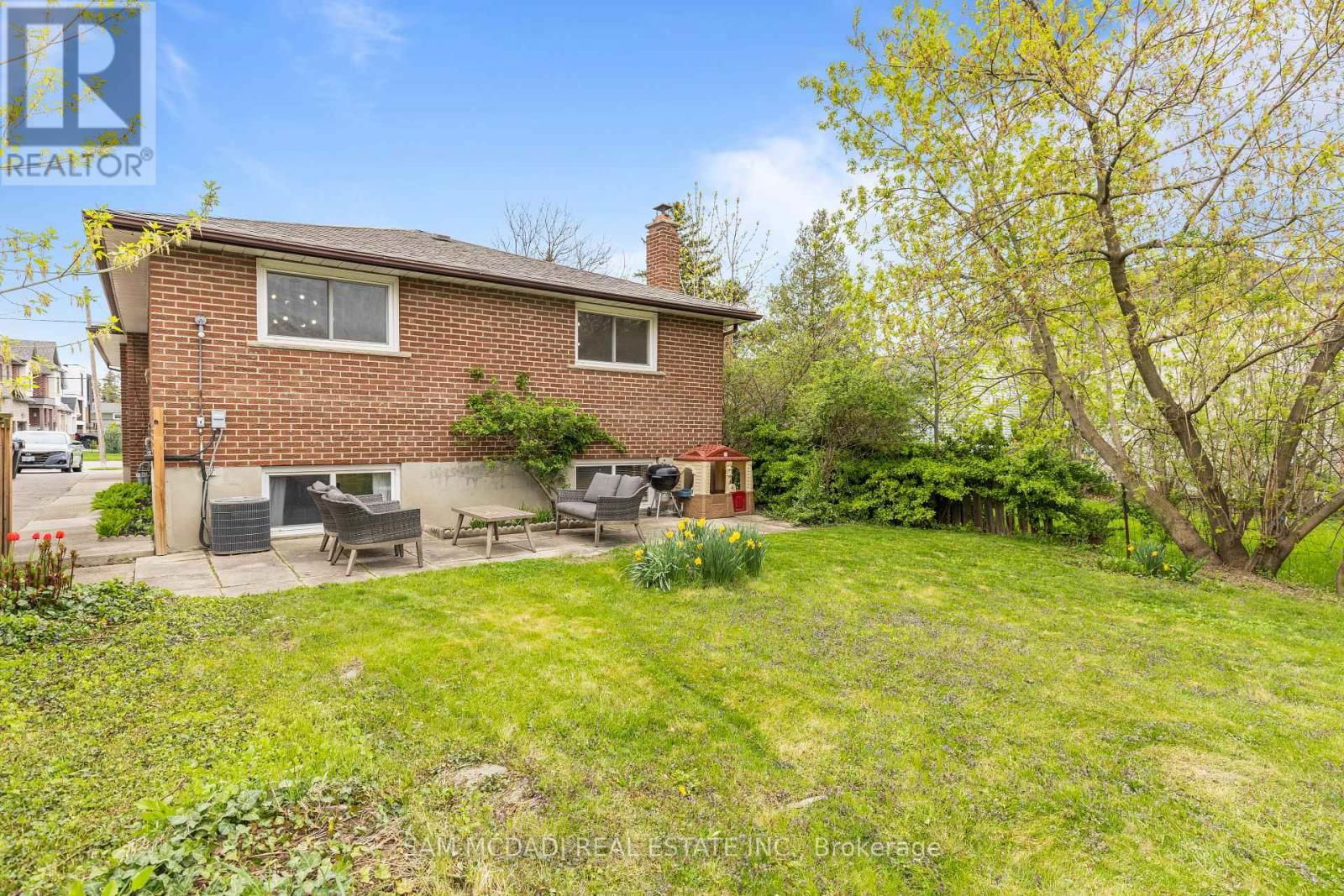1308 ALEXANDRA AVENUE Image 33