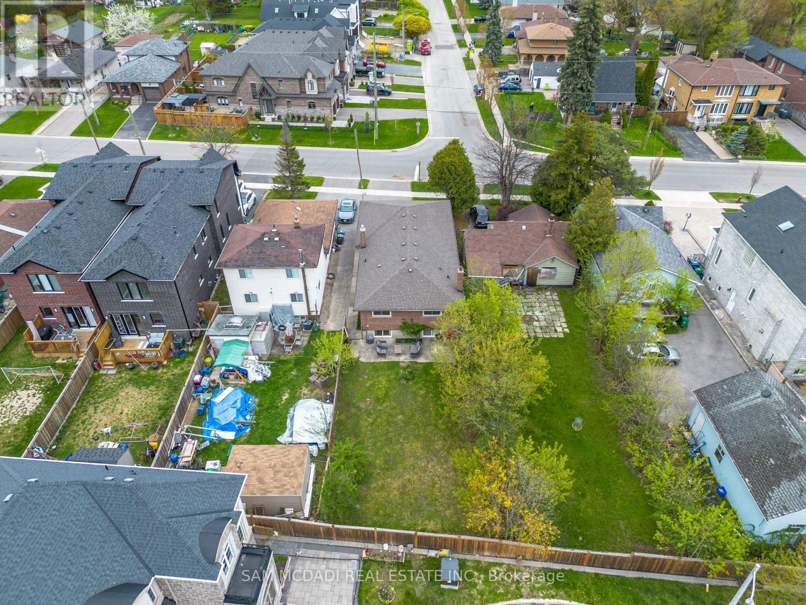 1308 ALEXANDRA AVENUE Image 36