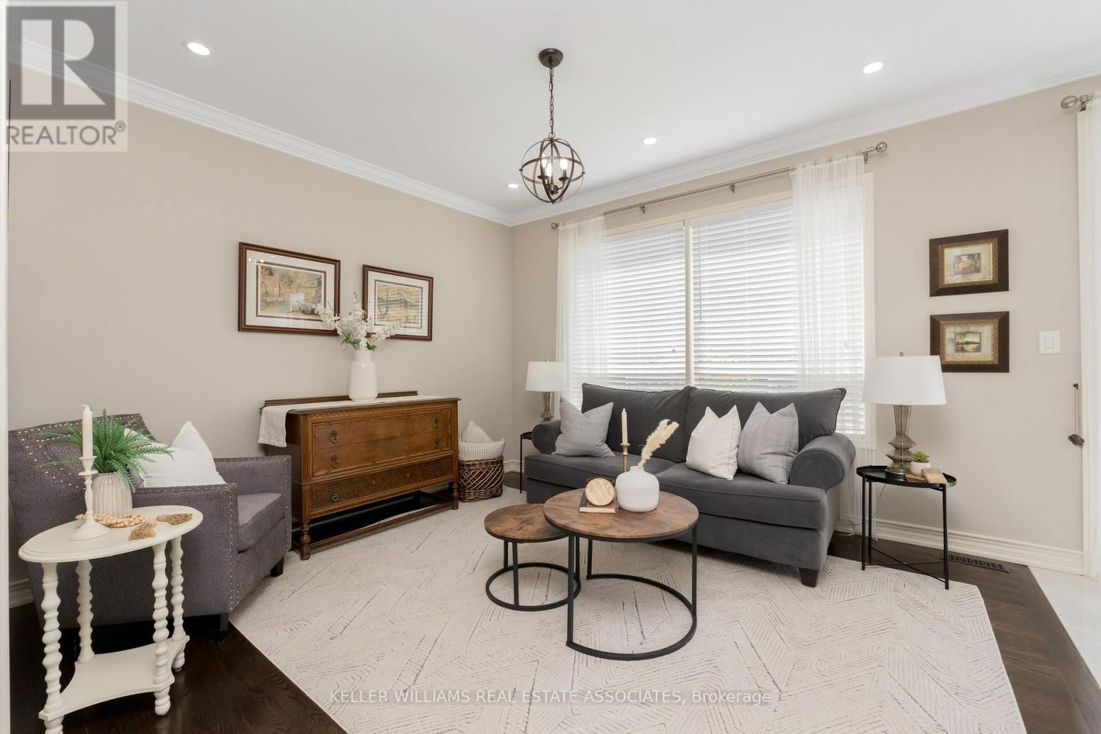 913 BENNETT BOULEVARD Image 11