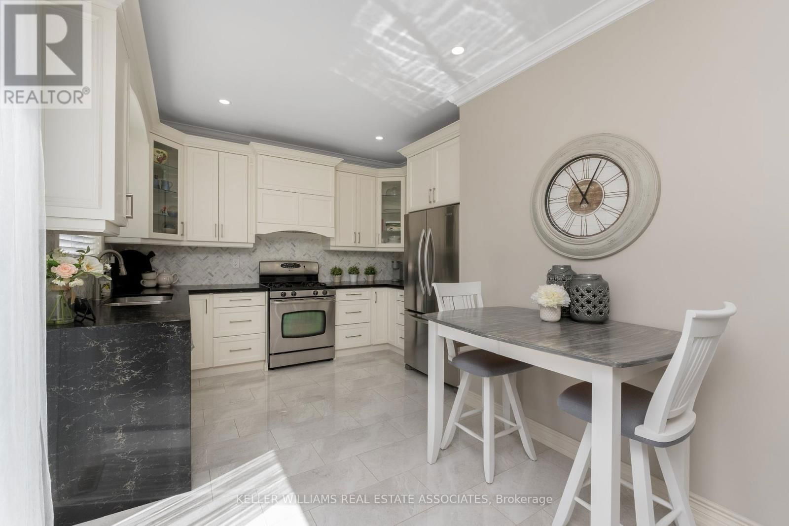 913 BENNETT BOULEVARD Image 14