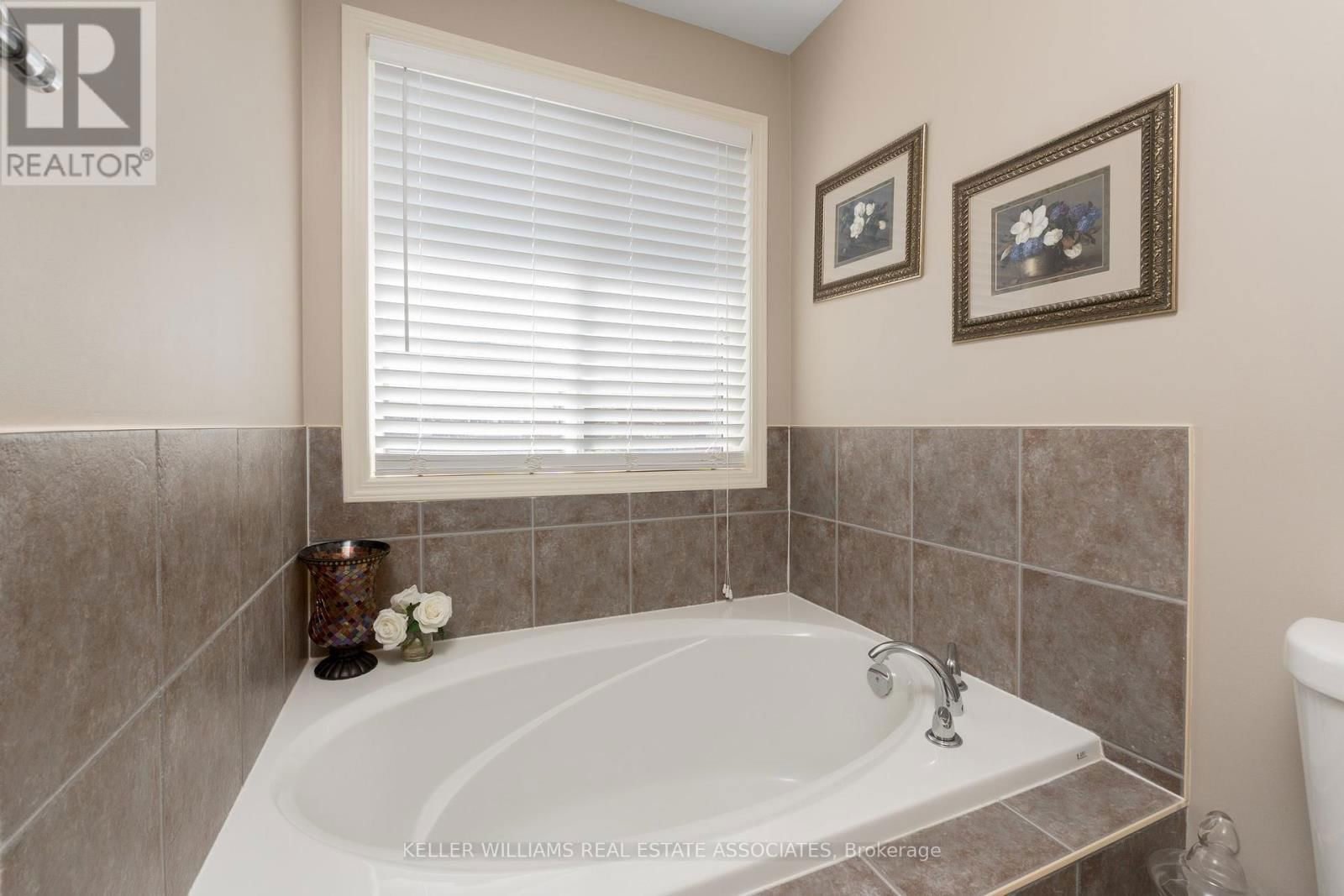 913 BENNETT BOULEVARD Image 26