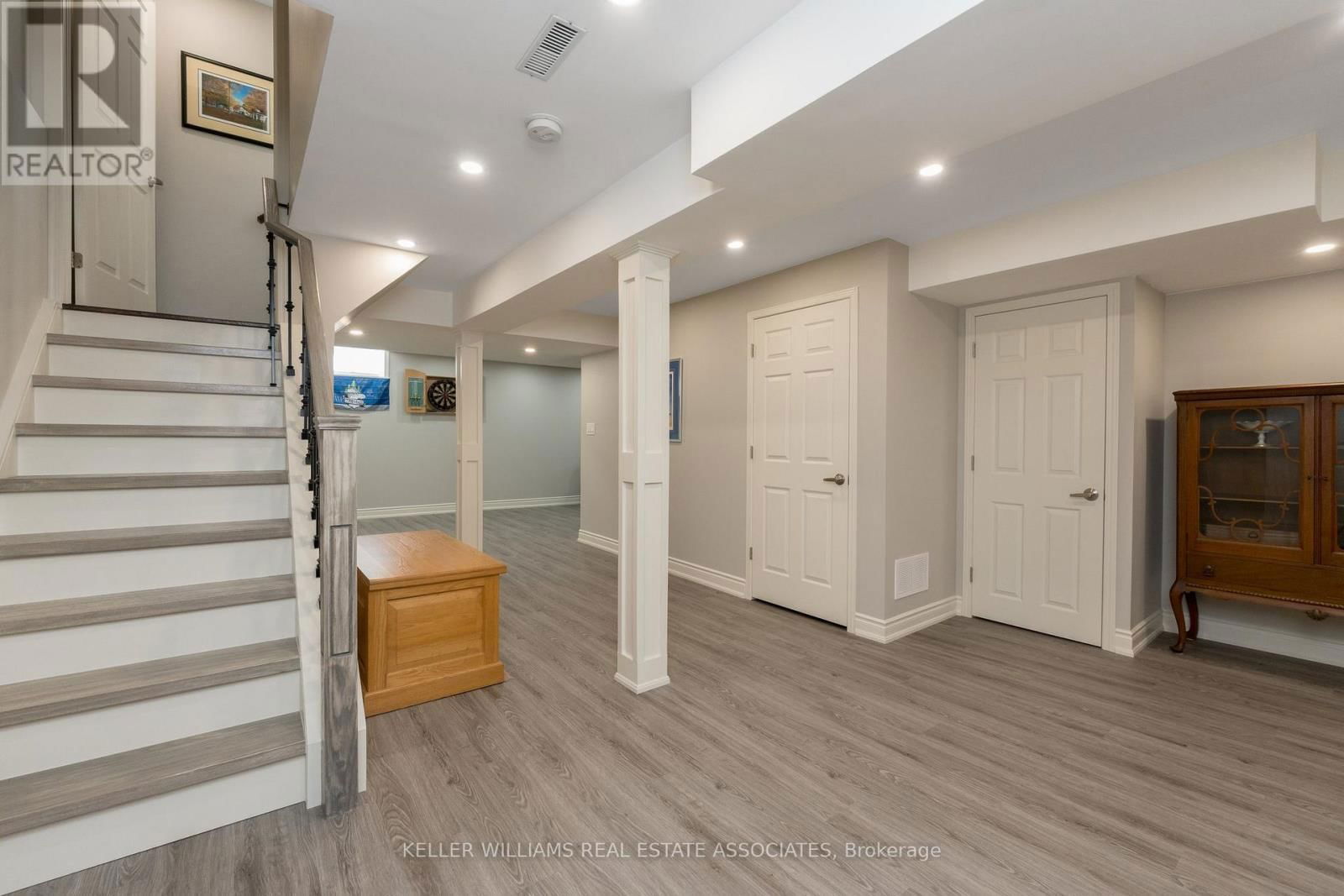 913 BENNETT BOULEVARD Image 32